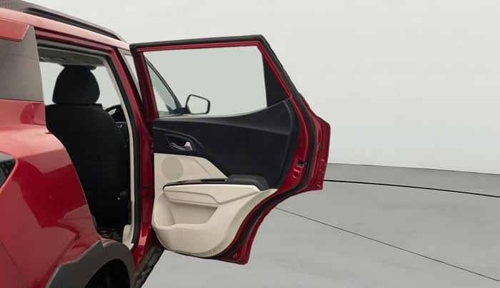 2024 Mahindra XUV 3XO AX5 1.2 L TCMPFi, Petrol, Manual, 28,471 km, RHS Rear Door