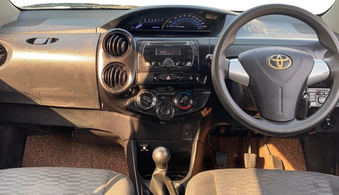 2020 Toyota Etios CROSS 1.2 G, CNG, Manual, 65,593 km, Dashboard