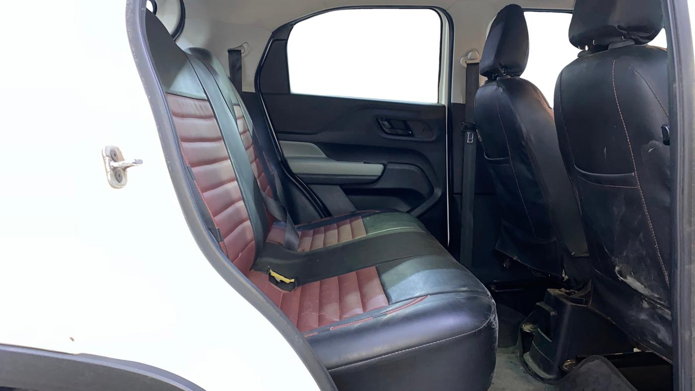 2022 Tata PUNCH ADVENTURE AMT, Petrol, Automatic, 39,829 km, Right Side Rear Door Cabin