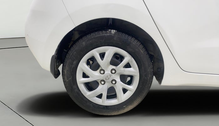 2017 Hyundai Grand i10 SPORTZ 1.2 KAPPA VTVT, Petrol, Manual, 1,27,820 km, Right Rear Wheel