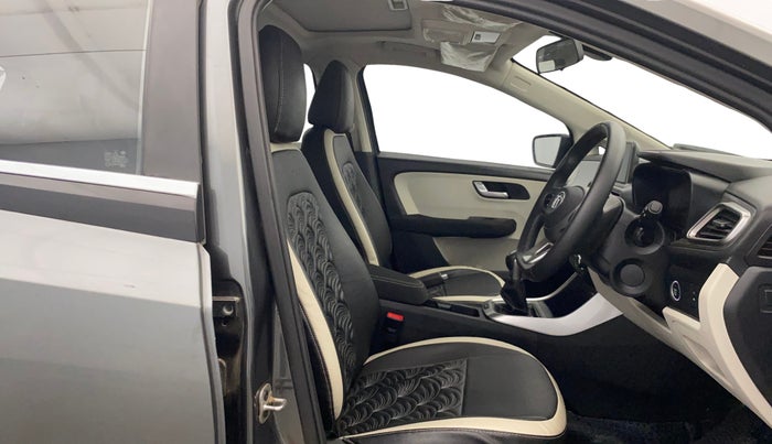 2023 Tata ALTROZ XZ + SUNROOF, Petrol, Manual, 8,013 km, Right Side Front Door Cabin