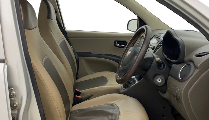 2013 Hyundai i10 SPORTZ 1.1, CNG, Manual, 60,028 km, Right Side Front Door Cabin