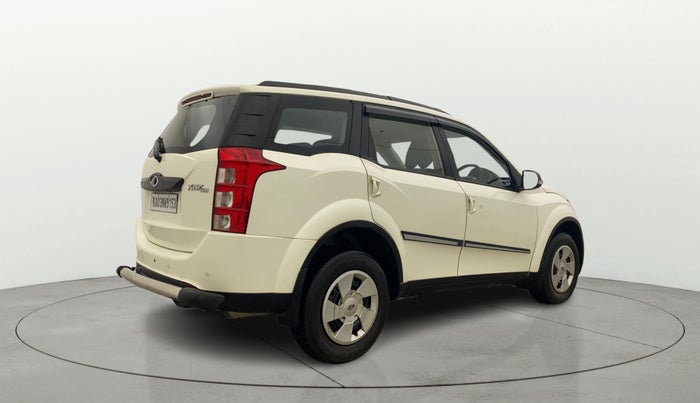 2015 Mahindra XUV500 W6, Diesel, Manual, 1,24,192 km, Right Back Diagonal