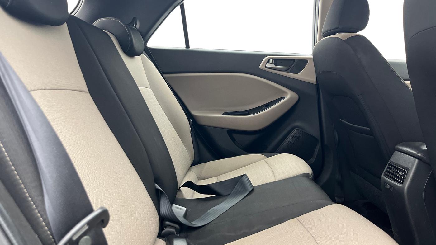 2014 Hyundai Elite i20 ASTA 1.4 CRDI, Diesel, Manual, 46,376 km, Right Side Rear Door Cabin