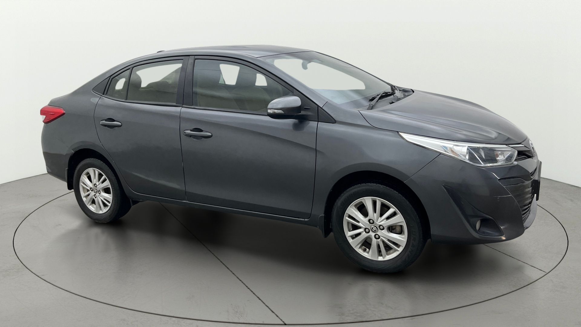 2018 Toyota Yaris  2021-2021 V MT