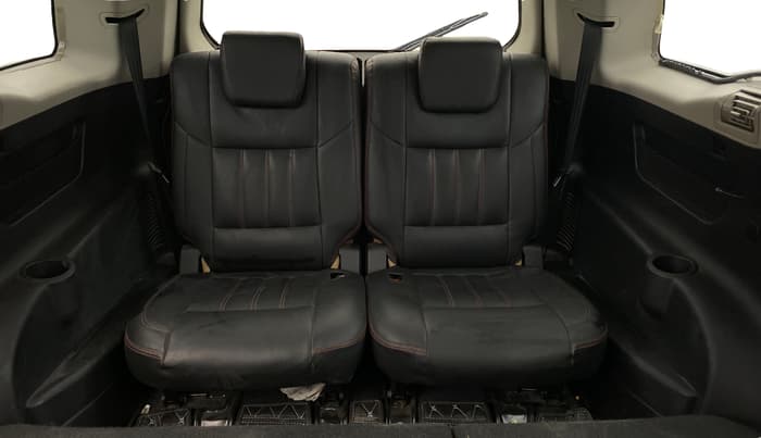 2020 Mahindra XUV500 W7, Diesel, Manual, 61,904 km, Third Seat Row ( optional )