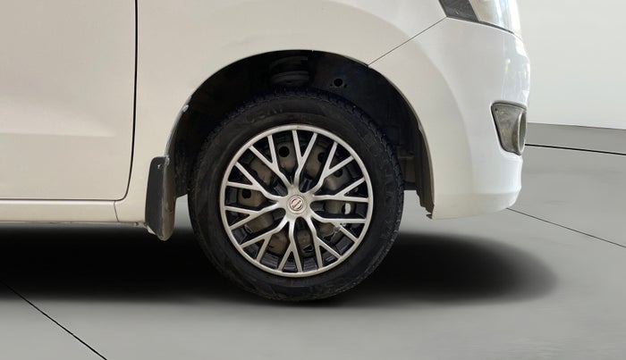 2016 Maruti Wagon R 1.0 VXI (O) AMT, Petrol, Automatic, 37,714 km, Right Front Wheel