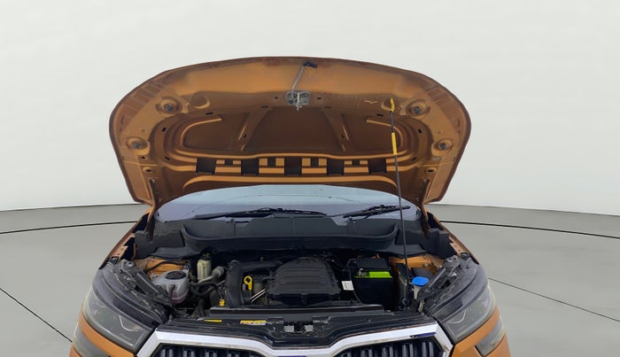 2021 Skoda KUSHAQ STYLE 1.0L TSI AT, Petrol, Automatic, 25,529 km, Open Bonet