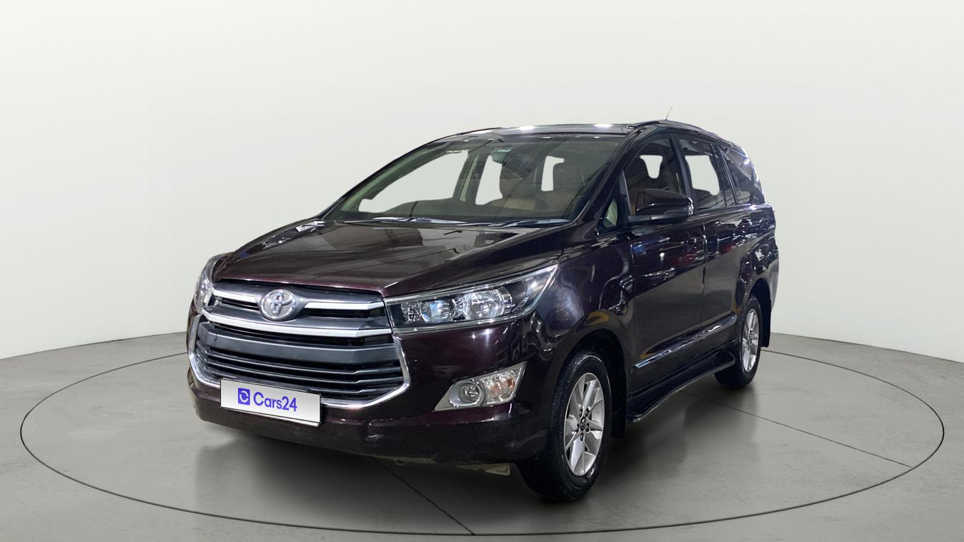 2018 Toyota Innova Crysta 2.4 GX 8 STR, Diesel, Manual, 28,379 km, Left Front Diagonal