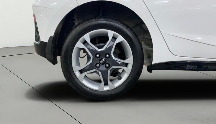 2025 Hyundai NEW I20 SPORTZ 1.2 MT, Petrol, Manual, 5,349 km, Right Rear Wheel