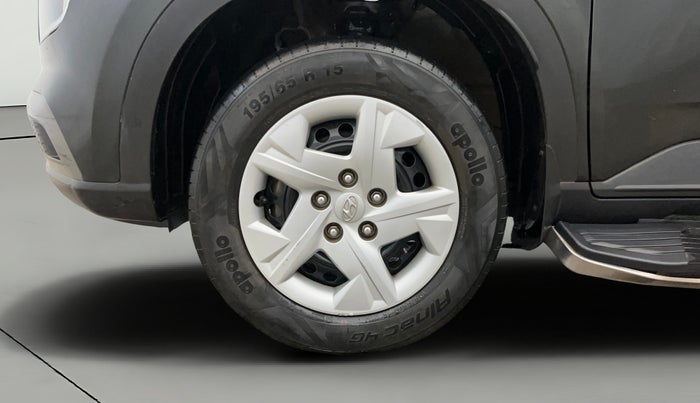 2019 Hyundai VENUE S 1.2, Petrol, Manual, 28,246 km, Left Front Wheel
