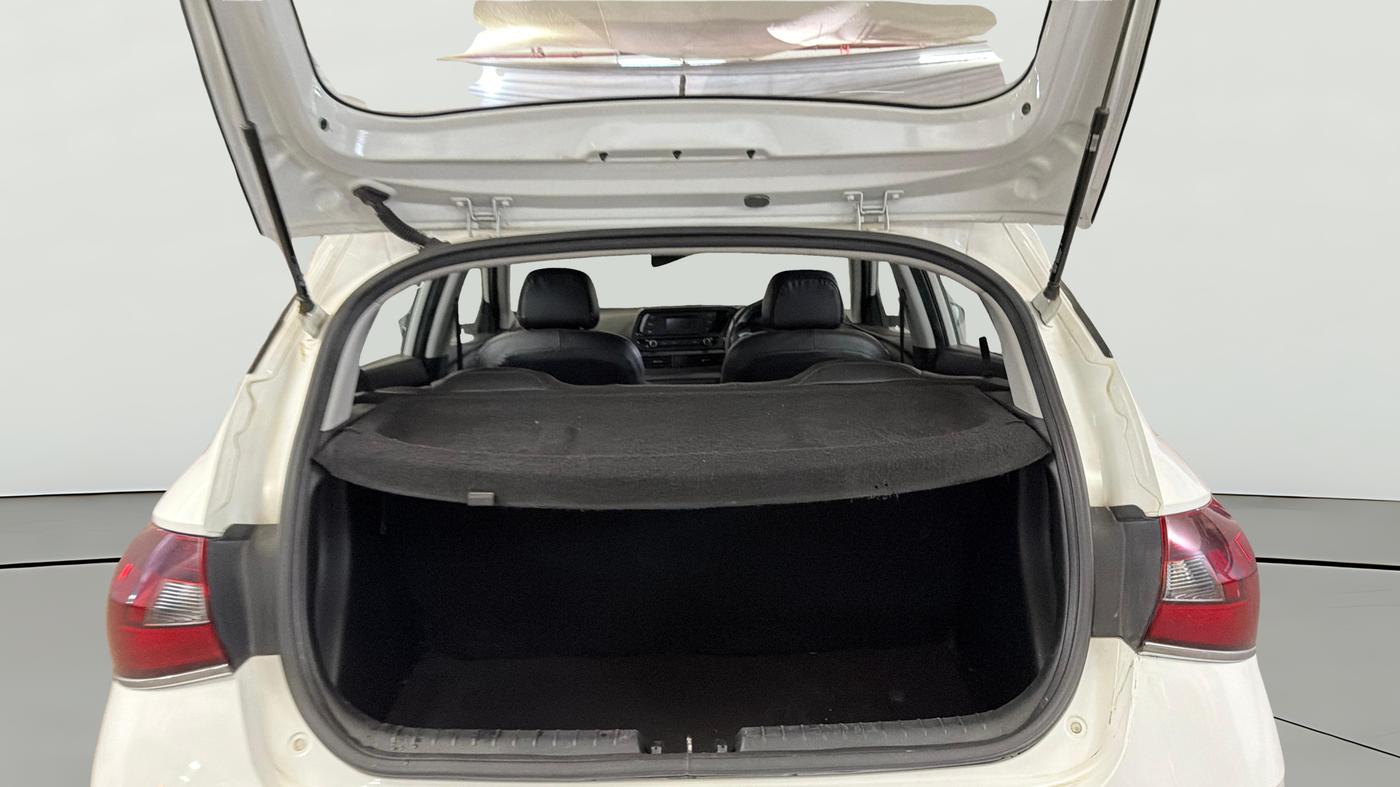 2022 Hyundai NEW I20 MAGNA 1.2 MT, Petrol, Manual, 70,002 km, Boot Open Zoomed View