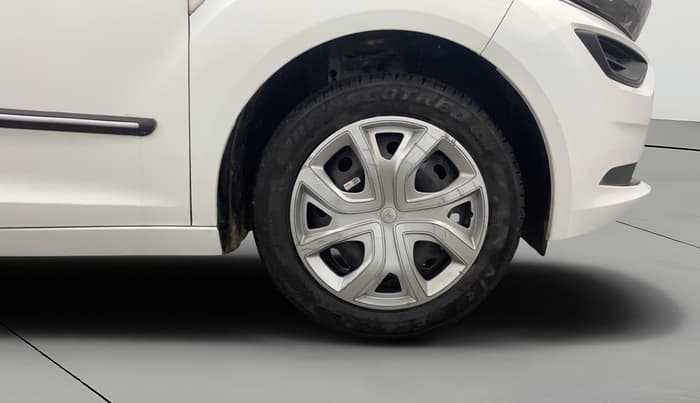 2024 Tata ALTROZ XM PLUS CNG, CNG, Manual, 18,993 km, Right Front Wheel