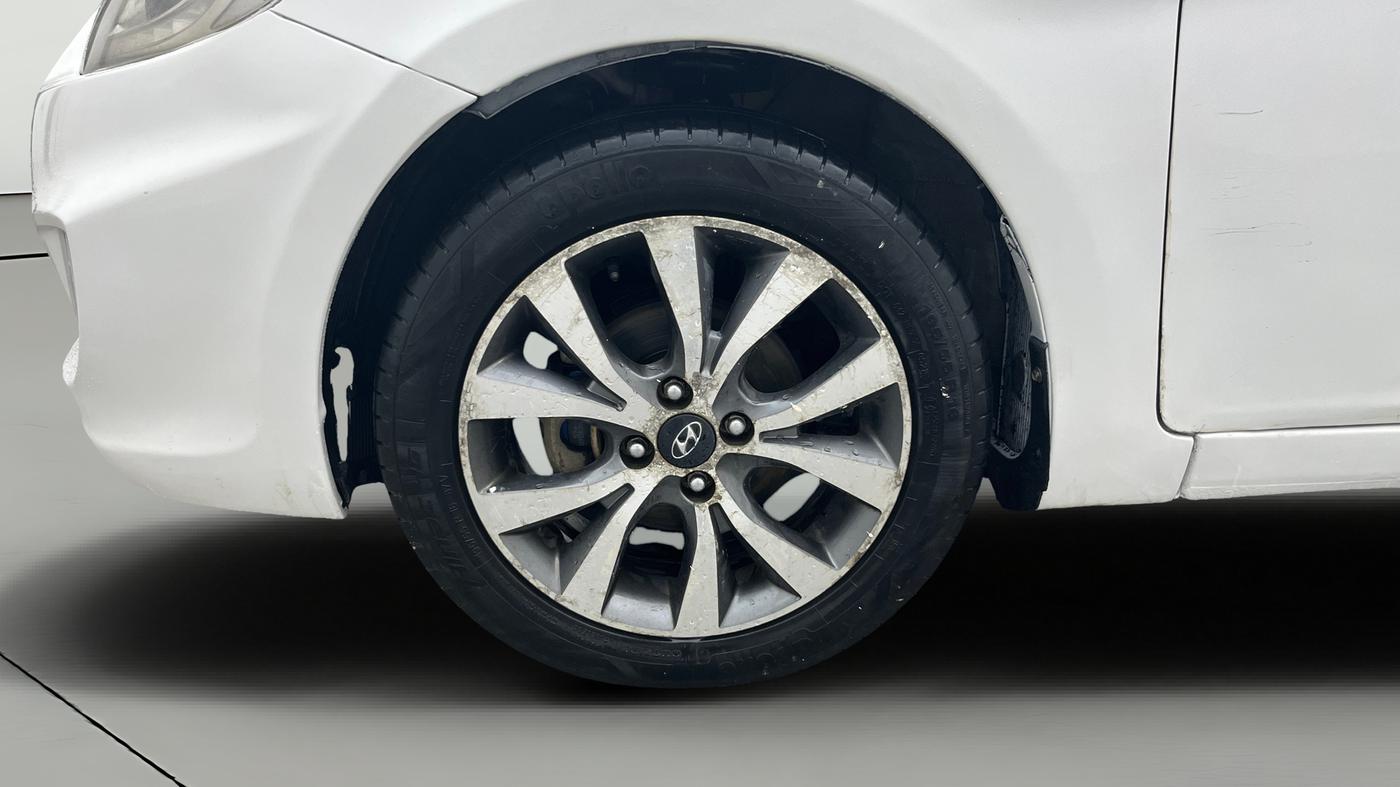 2014 Hyundai Verna FLUIDIC 1.6 CRDI SX OPT, Diesel, Manual, 81,619 km, Left Front Wheel