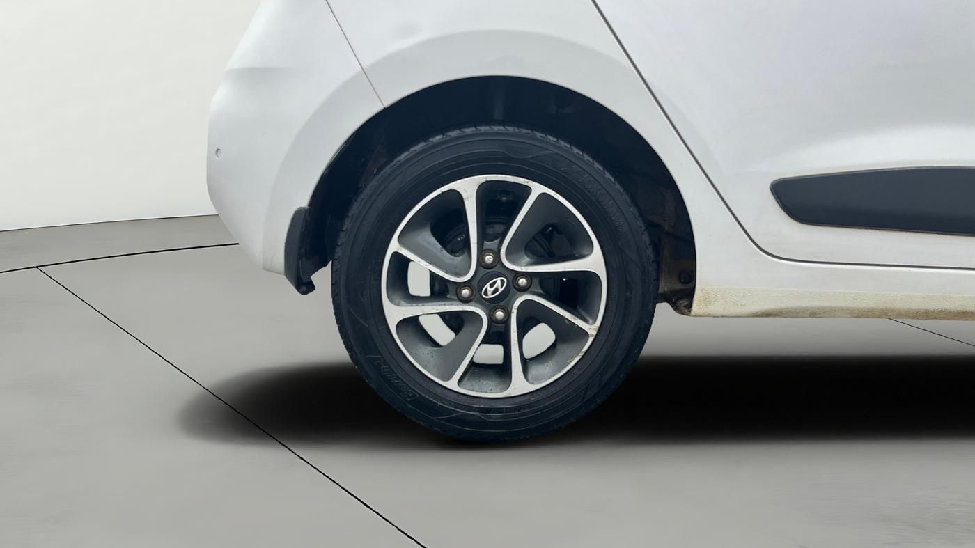 2019 Hyundai Grand i10 SPORTZ AT 1.2 KAPPA VTVT, Petrol, Automatic, 63,032 km, Right Rear Wheel