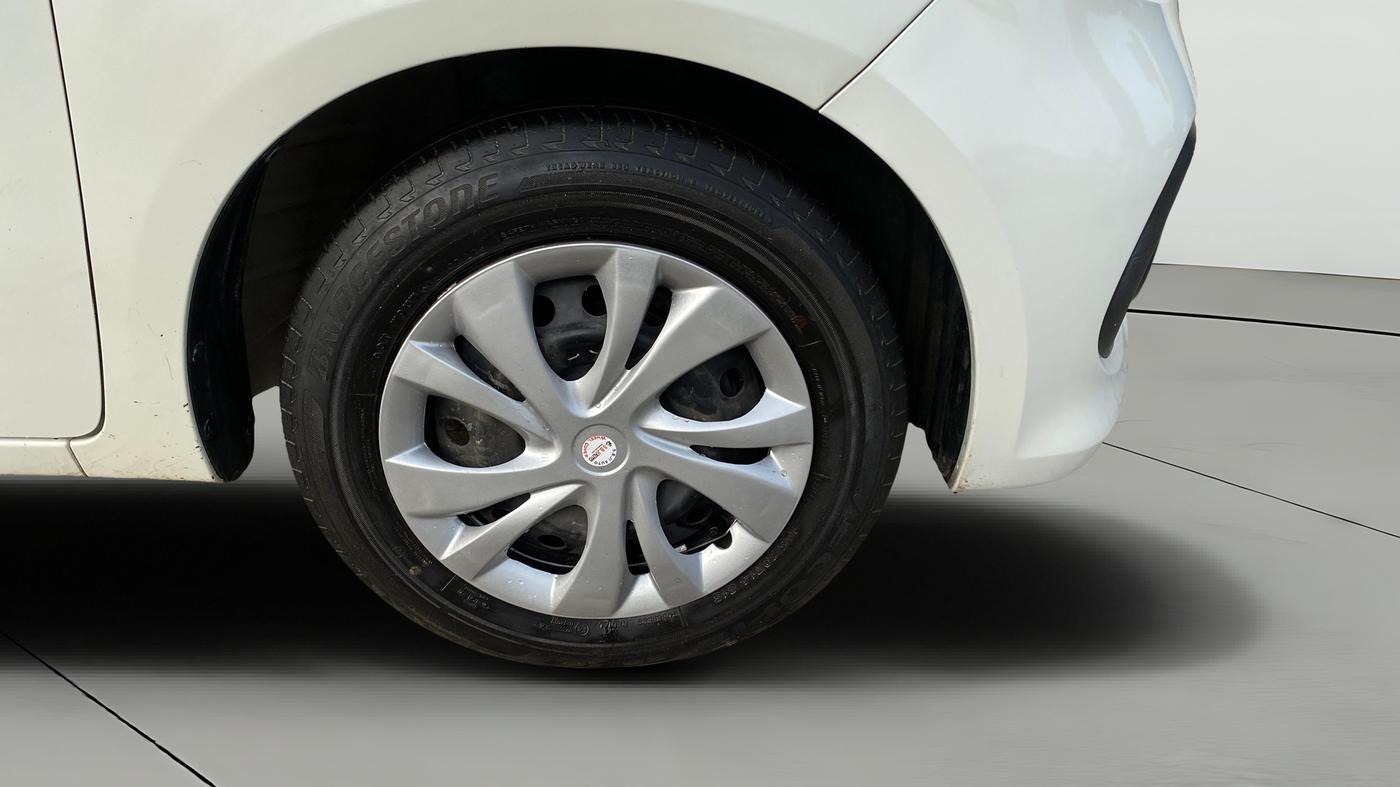 2022 Maruti Celerio VXI, Petrol, Manual, 66,437 km, Right Front Wheel