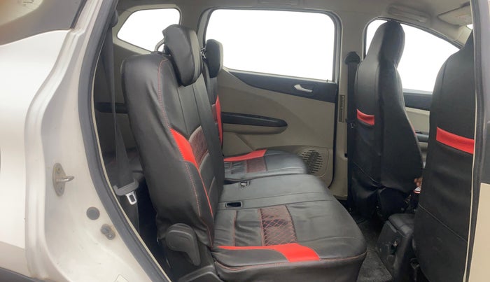 2023 Renault TRIBER RXZ, Petrol, Manual, 33,587 km, Right Side Rear Door Cabin