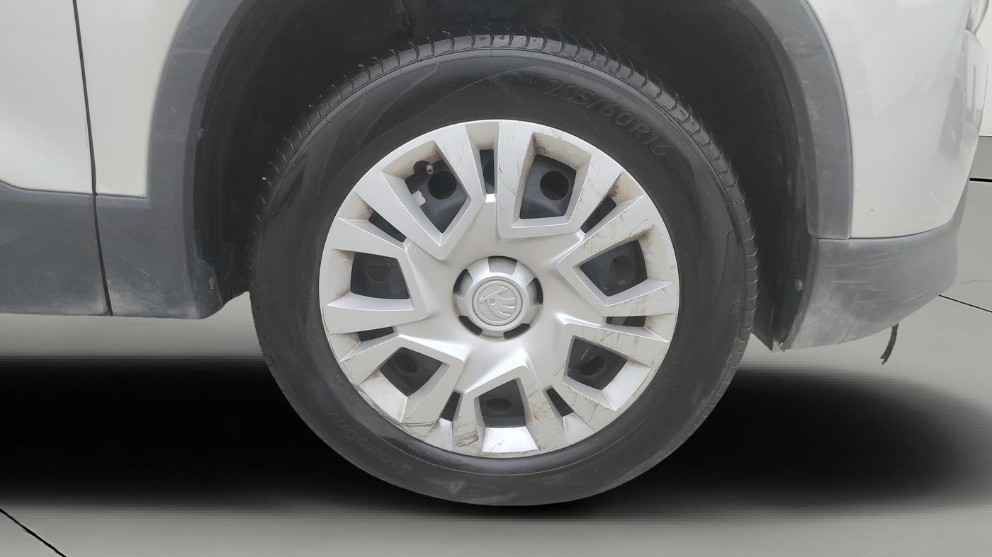 2025 Skoda Kylaq Classic, Petrol, Manual, 21,144 km, Right Front Wheel