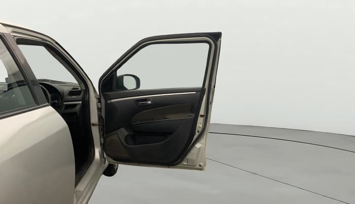 2014 Maruti Swift VXI, Petrol, Manual, 1,17,696 km, RHS Front Door