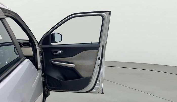 2022 Nissan MAGNITE XL, Petrol, Manual, 27,196 km, RHS Front Door