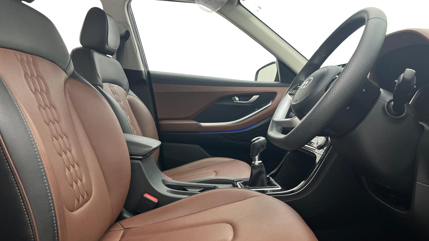 2022 Hyundai ALCAZAR PLATINUM 2.0 MT 7STR, Petrol, Manual, 15,300 km, Right Side Front Door Cabin