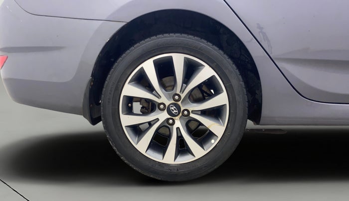 2014 Hyundai Verna FLUIDIC 1.6 CRDI SX, Diesel, Manual, 1,46,813 km, Right Rear Wheel