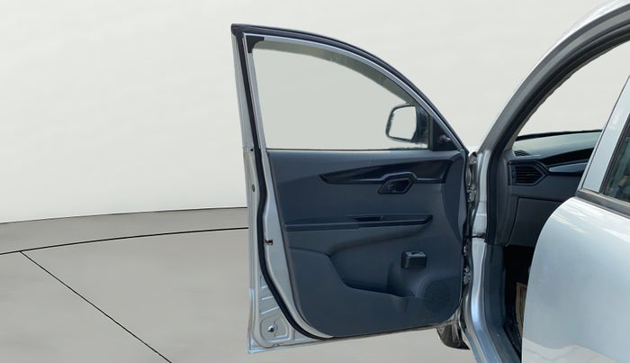 2020 Mahindra KUV 100 NXT K2+ P 6 STR, Petrol, Manual, 77,235 km, LHS Front Door