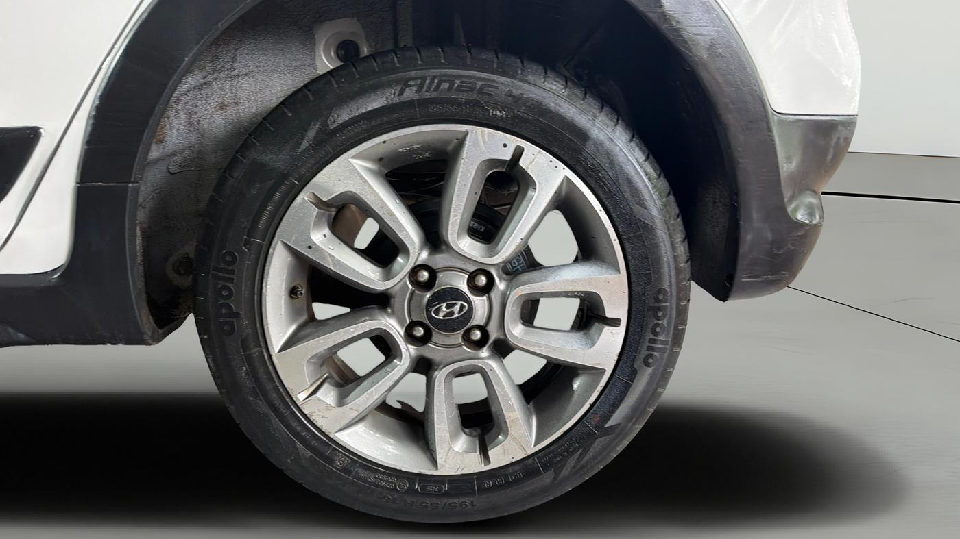2015 Hyundai i20 Active 1.2 SX, Petrol, Manual, 76,929 km, Left Rear Wheel
