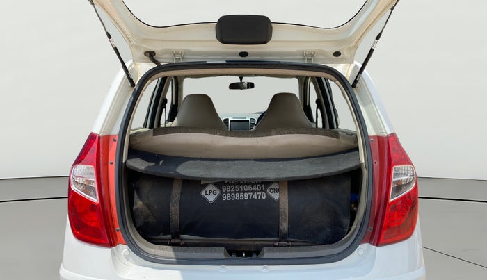 2016 Hyundai i10 MAGNA 1.1, CNG, Manual, 1,47,098 km, Boot Open Zoomed View