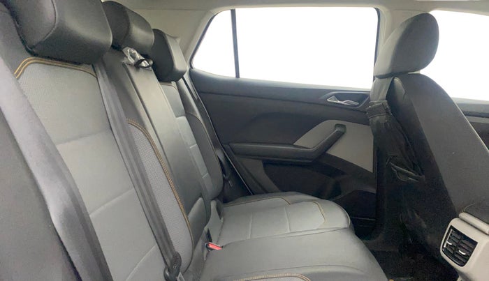 2021 Skoda KUSHAQ STYLE 1.0L TSI MT, Petrol, Manual, 47,205 km, Right Side Rear Door Cabin