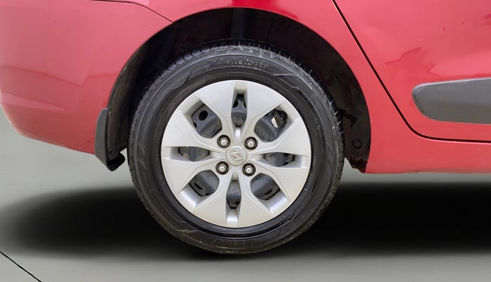 2014 Hyundai Xcent S 1.2, Petrol, Manual, 1,37,662 km, Right Rear Wheel