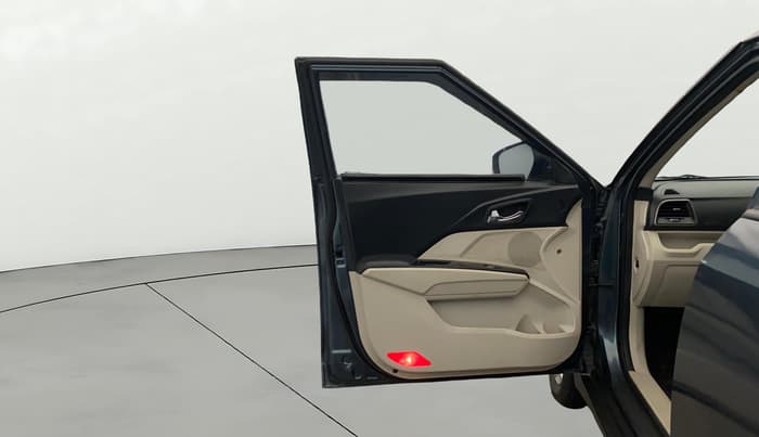 2021 Mahindra XUV300 W8 1.5 DIESEL, Diesel, Manual, 92,815 km, LHS Front Door