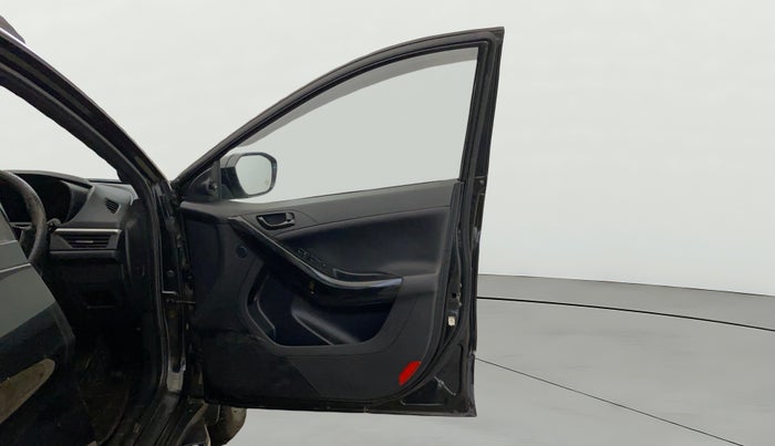 2024 Tata NEXON Creative 1.5 Revotorq 6MT Dark Edition, Diesel, Manual, 20,886 km, RHS Front Door