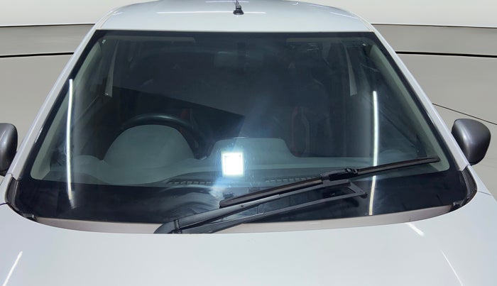 2020 Renault Kwid RXT 1.0 AMT (O), Petrol, Automatic, 33,175 km, Front Windshield