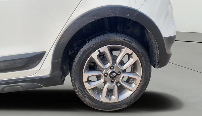 2015 Hyundai i20 Active 1.2 S, Petrol, Manual, 1,01,144 km, Left Rear Wheel