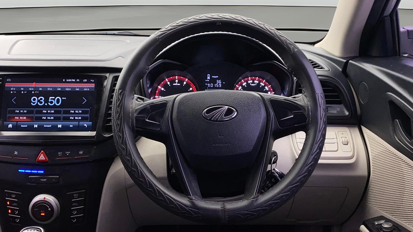 2021 Mahindra XUV300 W4 1.2 PETROL, Petrol, Manual, 45,494 km, Steering Wheel Close Up