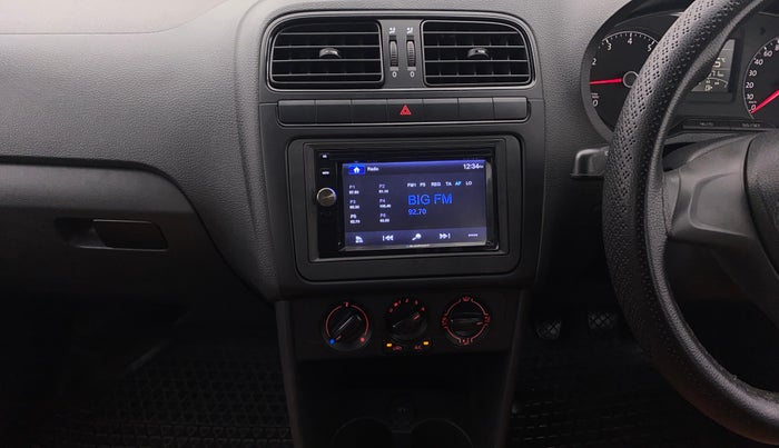 2020 Volkswagen Polo TRENDLINE 1.0L, Petrol, Manual, 34,663 km, Air Conditioner