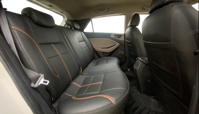 2015 Hyundai Elite i20 ASTA 1.2, CNG, Manual, 1,24,452 km, Right Side Rear Door Cabin