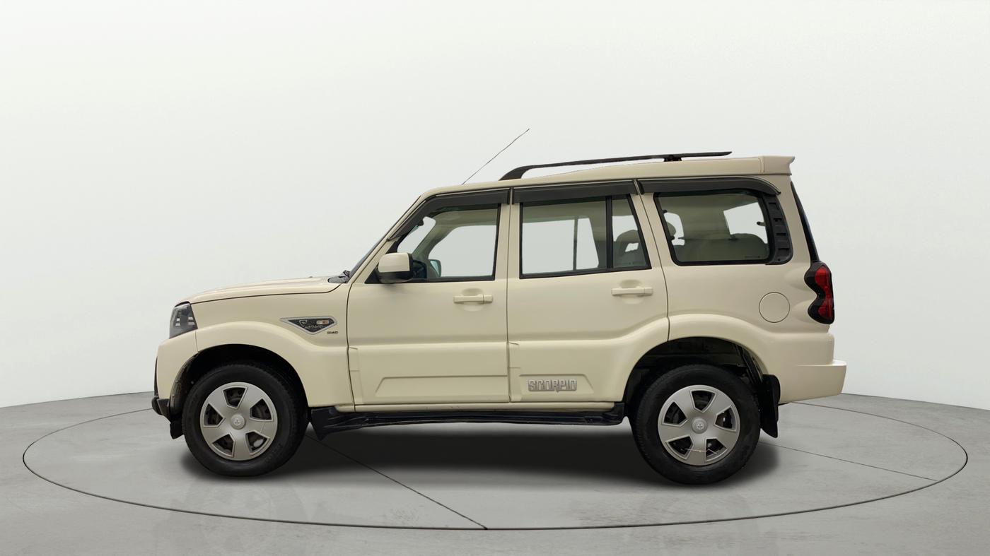 2018 Mahindra Scorpio S7, Diesel, Manual, 48,995 km, Left Side
