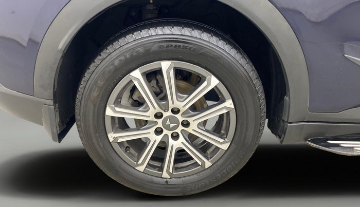 2022 Mahindra XUV700 AX 7 LUXURY D AWD AT 7 STR, Diesel, Automatic, 1,29,475 km, Right Rear Wheel