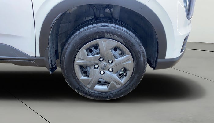 2023 Hyundai VENUE SX 1.2 PETROL, Petrol, Manual, 8,664 km, Right Front Wheel