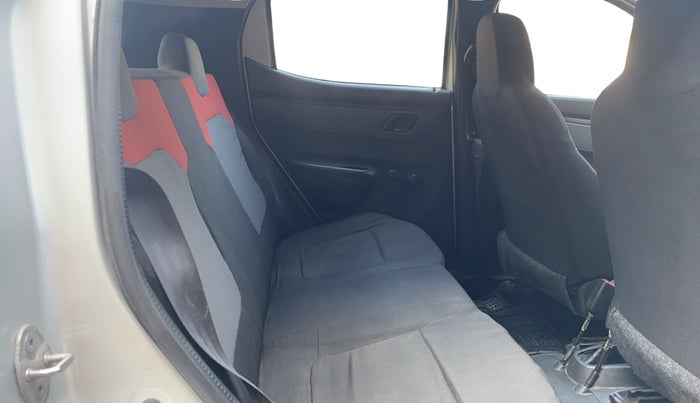 2016 Renault Kwid RXT 1.0, Petrol, Manual, 82,948 km, Right Side Rear Door Cabin