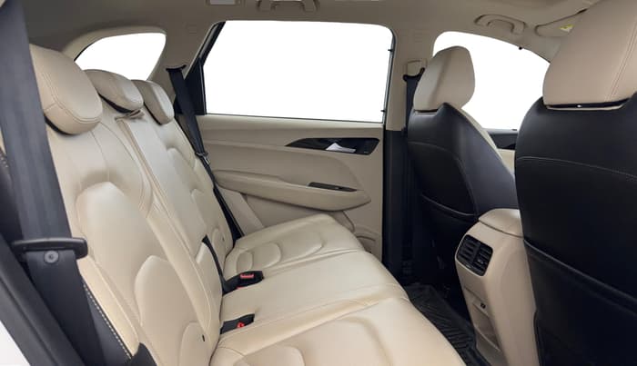 2021 MG HECTOR SHARP 1.5 PETROL CVT, Petrol, Automatic, 44,428 km, Right Side Rear Door Cabin