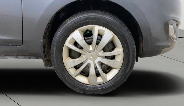 2016 Tata Zest XMS PETROL, Petrol, Manual, 67,822 km, Right Front Wheel