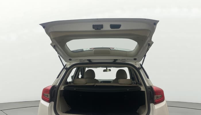 2023 Mahindra XUV300 W6 1.2 PETROL, Petrol, Manual, 28,302 km, Boot Door Open