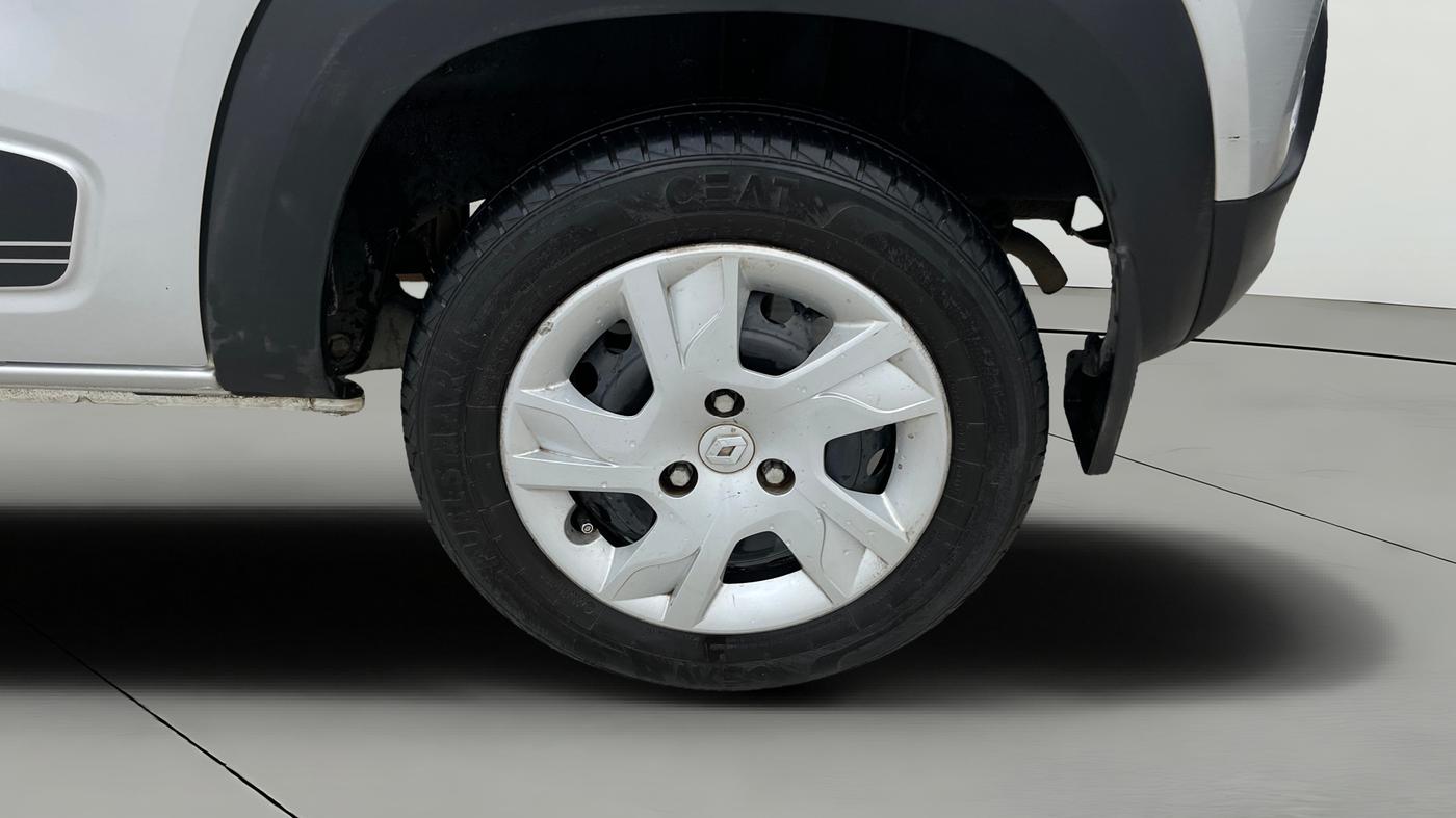 2022 Renault Kwid RXT 1.0 AMT (O), Petrol, Automatic, 26,843 km, Left Rear Wheel