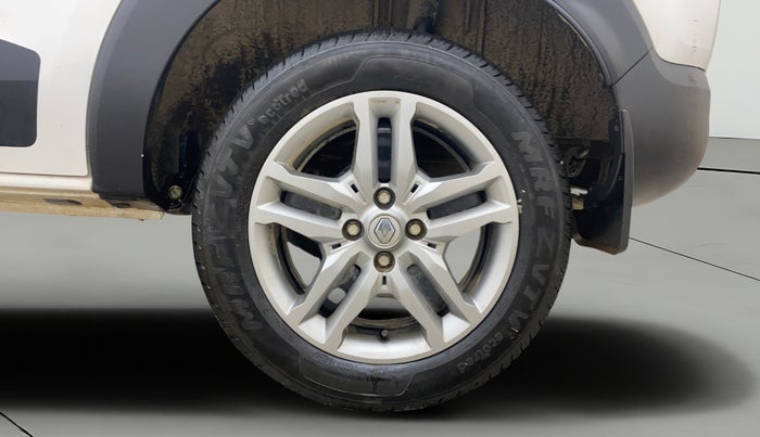 2023 Renault TRIBER RXZ, Petrol, Manual, 33,587 km, Left Rear Wheel