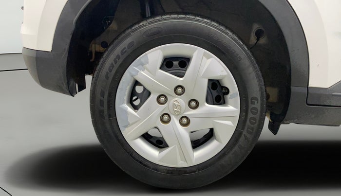 2022 Hyundai VENUE SX 1.2 PETROL, Petrol, Manual, 33,433 km, Right Rear Wheel