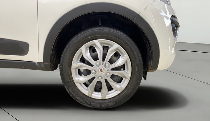 2018 Tata NEXON XM PETROL, Petrol, Manual, 33,553 km, Right Front Wheel