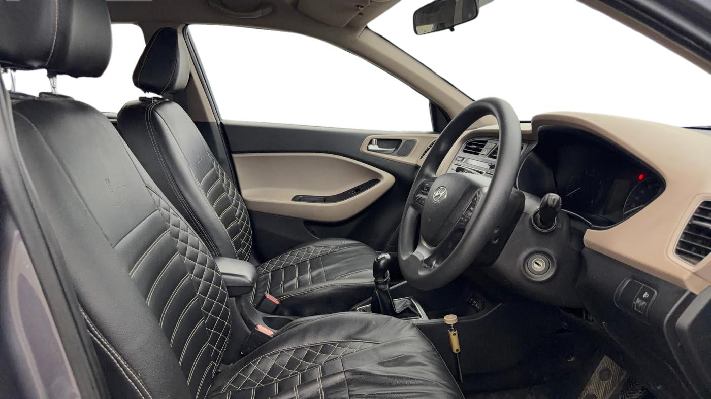 2015 Hyundai Elite i20 MAGNA 1.2, Petrol, Manual, 56,415 km, Right Side Front Door Cabin